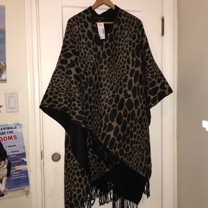 Leopard pattern shawl